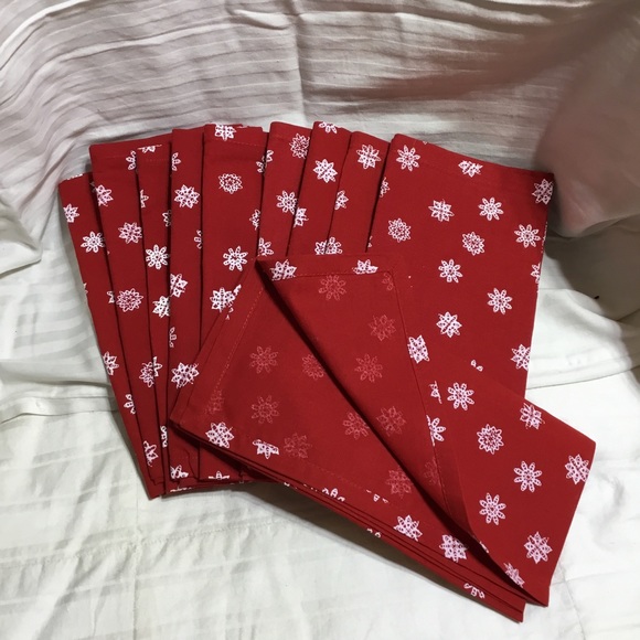 Holiday dinner napkins, snowflake motif, 10 napkins, 19”x 19”, NWOT - Picture 2 of 2